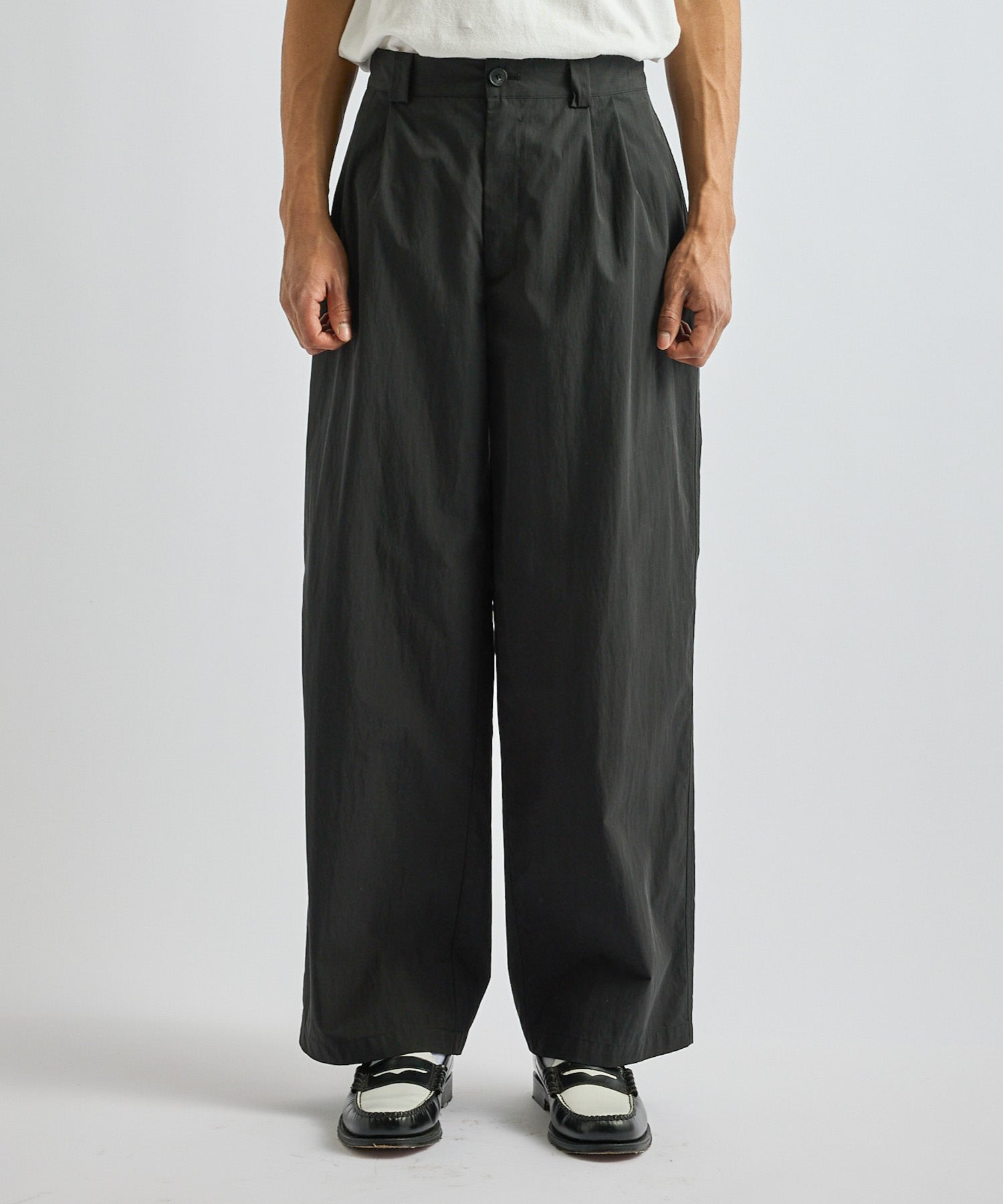 Saturdays NYC George Wide Two Tuck Pant in Black