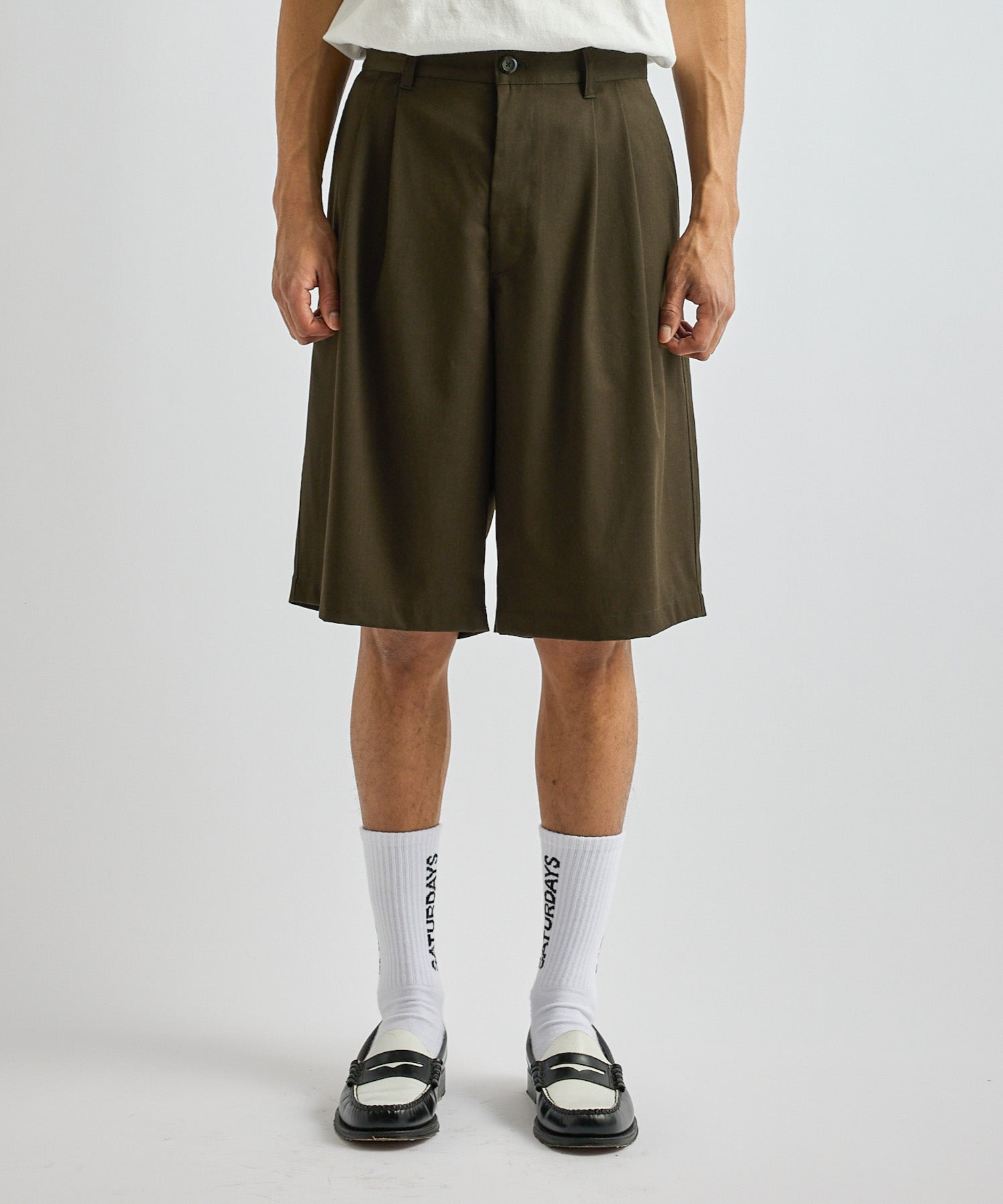 Saturdays NYC Feliz Two Tuck Walk Short in Olive Green